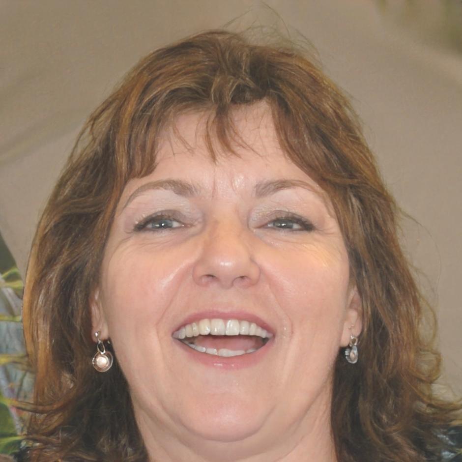 Linh Khánh Hoàng, project coordinator